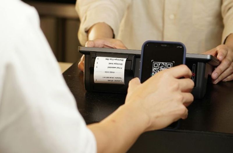 Povinné bezhotovostné platby na Slovensku: Čo potrebuje vedieť každý podnikateľ v gastronómii?